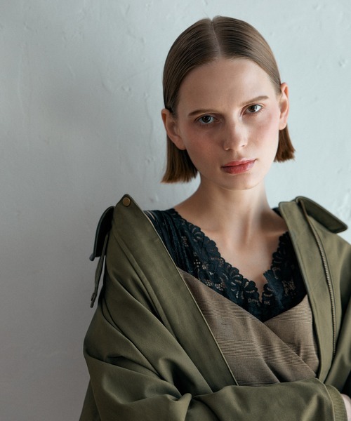 mysty woman（ミスティウーマン）の「カップツキレースタンク 576987（タンクトップ・レディース・オフホワイト/ブラック・FREE）」の5枚目の写真