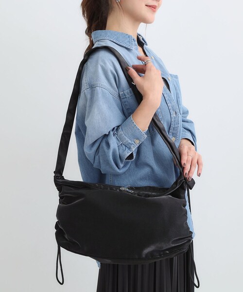 SHOO・LA・RUE（シューラルー）の「サイドドロストショルダーバッグ（ショルダーバッグ・レディース・グレー/シルバー/ブラック/ブロンズ・00）」の2枚目の写真