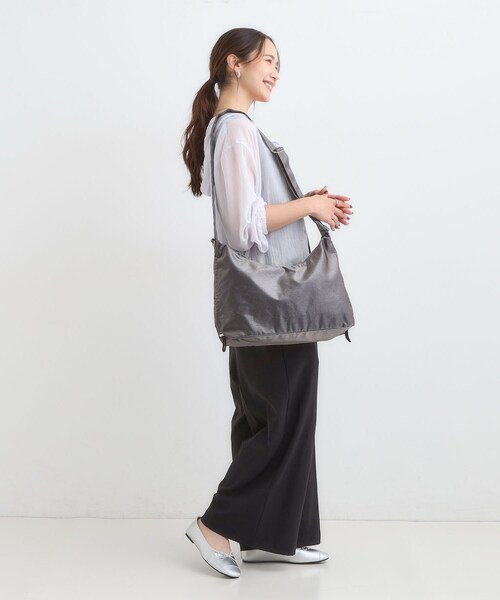 SHOO・LA・RUE（シューラルー）の「サイドドロストショルダーバッグ（ショルダーバッグ・レディース・グレー/シルバー/ブラック/ブロンズ・00）」の10枚目の写真