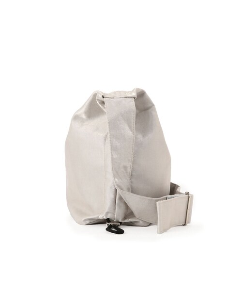 SHOO・LA・RUE（シューラルー）の「サイドドロストショルダーバッグ（ショルダーバッグ・レディース・グレー/シルバー/ブラック/ブロンズ・00）」の17枚目の写真