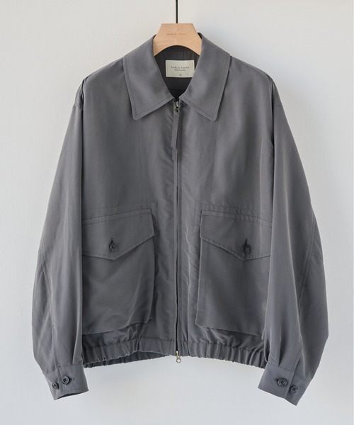 PUBLIC TOKYO(パブリックトウキョウ)の「【昨年完売アイテム】フィブリルレーヨンフライトブルゾン(ブルゾン・メンズ・ダークグレー/ブラック・1/2)」の1枚目の写真
