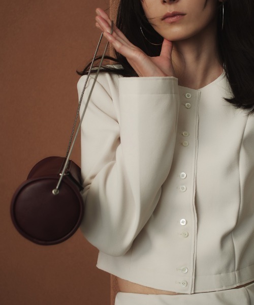 anuans（アニュアンス）の「ミニマルシリンダーバッグ（ショルダーバッグ・レディース・ブラック/ブラウン/バーガンディー・FREE）」の11枚目の写真