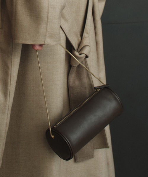 anuans（アニュアンス）の「ミニマルシリンダーバッグ（ショルダーバッグ・レディース・ブラック/ブラウン/バーガンディー・FREE）」の16枚目の写真