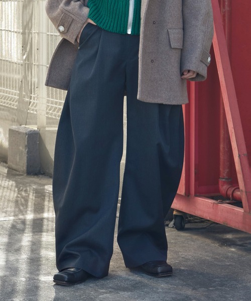 CONZ（コンズ）の「CURVE LEG TROUSERS GABA（スラックス・メンズ・ブラック/ベージュ/ネイビー/ダークグレー/ストライプ/ダークブラウン・1/2/3）」の3枚目の写真