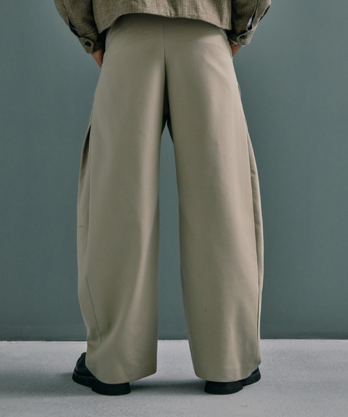 CONZ（コンズ）の「CURVE LEG TROUSERS GABA（スラックス・メンズ・ブラック/ベージュ/ネイビー/ダークグレー/ストライプ/ダークブラウン・1/2/3）」の17枚目の写真
