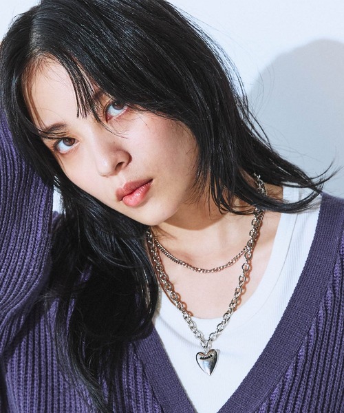 JEANASIS（ジーナシス）の「グロッシハート2レンネックレス/599405（ネックレス・レディース・シルバー/ブラック/ゴールド・FREE）」の2枚目の写真