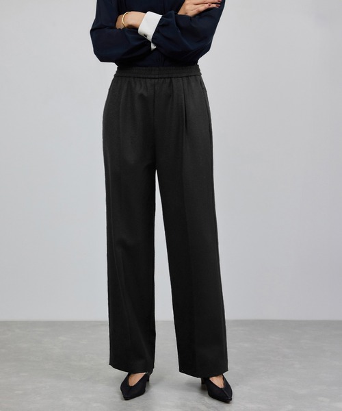 ROPE'（ロペ）の「ウールフランネルタックイージーパンツ/イージーケア・セットアップ対応（その他パンツ・レディース・ブラウン系その他2/ライトグレー/ダークブラウン/ピンク/ブラック・36/38）」の2枚目の写真