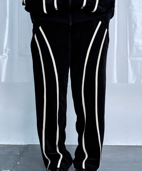 Nora Lily（ノラリリー）の「【Nora Lily】Curved Line Track Pants（その他パンツ・メンズ・ブラック/グレー/ブラウン・FREE）」の2枚目の写真