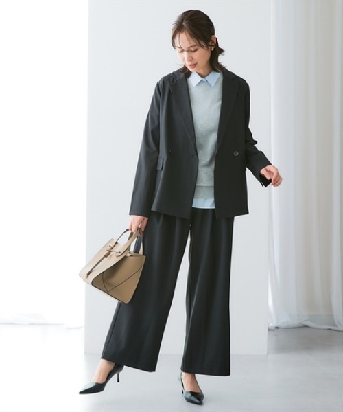 7days Life Styling（セブンデイズライフスタイリング）の「【UVカット/速乾】タテヨコストレッチ落ち感ドレープ素材ツータックワイドパンツ（スラックス・レディース・ブラック/グレー・LL/3L/M/L）」の3枚目の写真