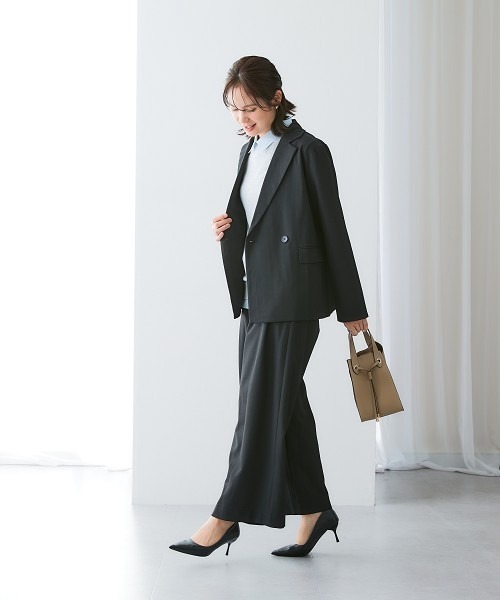 7days Life Styling（セブンデイズライフスタイリング）の「【UVカット/速乾】タテヨコストレッチ落ち感ドレープ素材ツータックワイドパンツ（スラックス・レディース・ブラック/グレー・LL/3L/M/L）」の5枚目の写真