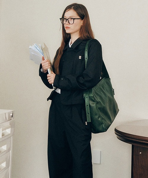 florist（フローリスト）の「【A4収納】 2WAY レザータッチワンショルダーバッグ/ クロスボディバッグ（ショルダーバッグ・レディース・ブラック/グリーン・FREE）」の2枚目の写真