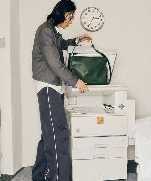 florist（フローリスト）の「【A4収納】 2WAY レザータッチワンショルダーバッグ/ クロスボディバッグ（ショルダーバッグ・レディース・ブラック/グリーン・FREE）」の9枚目の写真