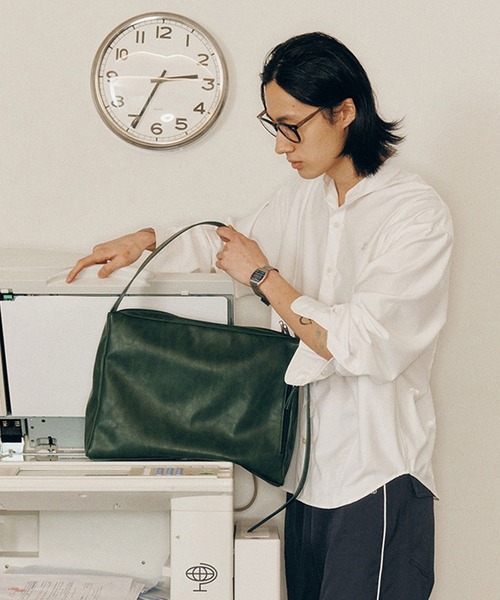 florist（フローリスト）の「【A4収納】 2WAY レザータッチワンショルダーバッグ/ クロスボディバッグ（ショルダーバッグ・レディース・ブラック/グリーン・FREE）」の10枚目の写真