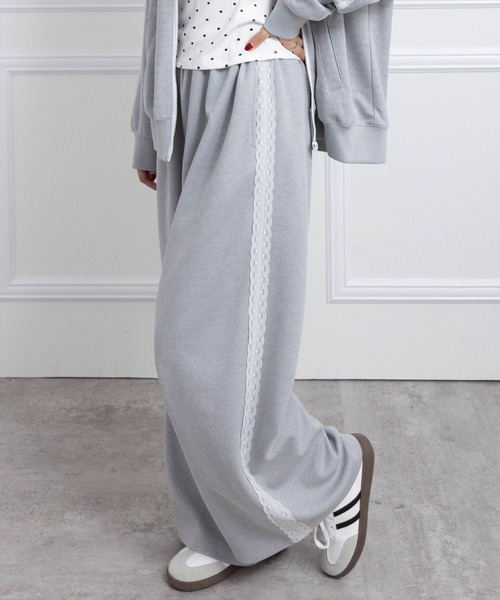 clear（クリア）の「【低身長用サイズ有】サイドレースライントラックパンツ[着回し力抜群 ガーリー カジュアル]（その他パンツ・レディース・ブラック/グレー・PF/F）」の9枚目の写真