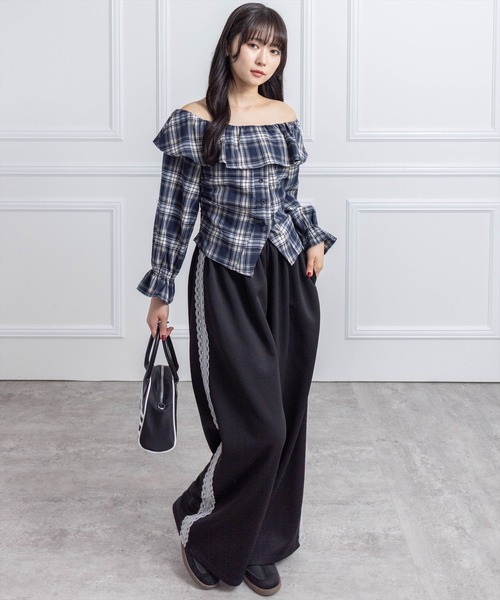 clear（クリア）の「【低身長用サイズ有】サイドレースライントラックパンツ[着回し力抜群 ガーリー カジュアル]（その他パンツ・レディース・ブラック/グレー・PF/F）」の12枚目の写真