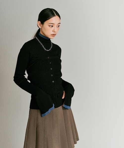 W:Huku(フーク)の「【W:Huku / ウールミックス ライトニット】ビスチェセット アンサンブルトップス / Wool-Blend Lightweight Knit Color-Block Top(ニット/セーター・レディース・ブラック/チャコール/ライトグレー/ブラウン・FREE)」の2枚目の写真