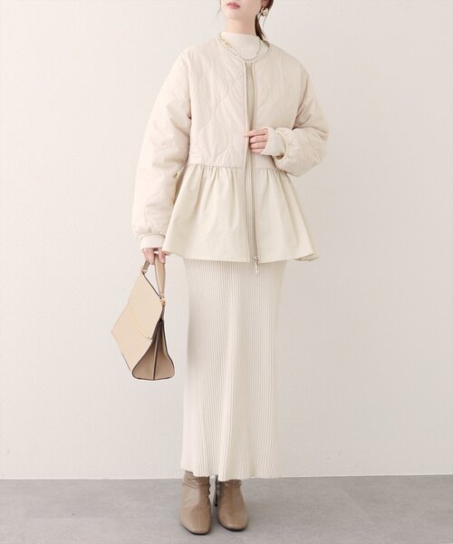 natural couture（ナチュラルクチュール）の「キルティングペプラムジャケット（ノーカラージャケット・レディース・チャコールグレー/ブラック/アイボリー・FREE）」の6枚目の写真