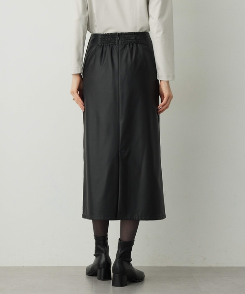 A/C DESIGN BY ALPHA CUBIC(エーシーデザインバイアルファキュービック)の「フェイクレザーロングスカート【撥水・ウエストゴム仕様】(スカート・レディース・ブラック・61/64/67)」の4枚目の写真