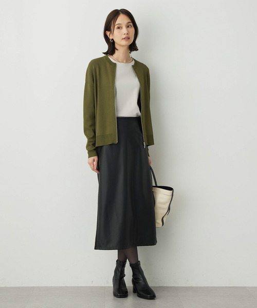 A/C DESIGN BY ALPHA CUBIC(エーシーデザインバイアルファキュービック)の「フェイクレザーロングスカート【撥水・ウエストゴム仕様】(スカート・レディース・ブラック・61/64/67)」の5枚目の写真