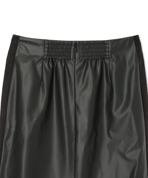 A/C DESIGN BY ALPHA CUBIC(エーシーデザインバイアルファキュービック)の「フェイクレザーロングスカート【撥水・ウエストゴム仕様】(スカート・レディース・ブラック・61/64/67)」の14枚目の写真