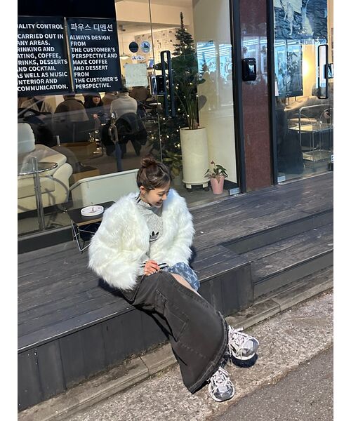 AVANDRESS(アバンドレス )の「Evelyn Long Denim Skirt BLUE(スカート・レディース・ブルー・MEDIUM/LARGE/SMALL/X-LARGE)」の13枚目の写真