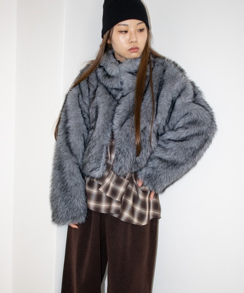 hwyl(ヒュイル)の「ショート丈 フェイクファージャケット(その他アウター・レディース・グレー系その他/ベージュ系その他・FREE)」の3枚目の写真