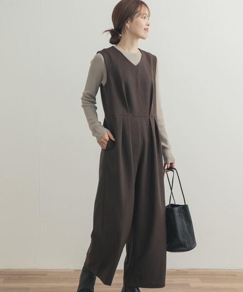 URBAN RESEARCH DOORS（アーバンリサーチドアーズ）の「Vネックオールインワン（ワンピース・レディース・ブラウン/ブラック・MEDIUM/SMALL）」の6枚目の写真