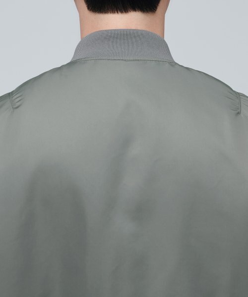 MUSINSA STANDARD（ムシンサスタンダード）の「特大MA-1ボンバージャケット[ダスティカーキ]（ブルゾン・メンズ・その他・MEDIUM/LARGE/X-LARGE/XX-LARGE）」の6枚目の写真