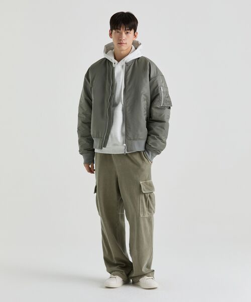 MUSINSA STANDARD（ムシンサスタンダード）の「特大MA-1ボンバージャケット[ダスティカーキ]（ブルゾン・メンズ・その他・MEDIUM/LARGE/X-LARGE/XX-LARGE）」の13枚目の写真