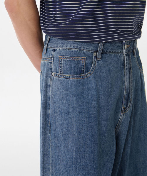 MUSINSA STANDARD（ムシンサスタンダード）の「ライトウェイトビッグワイドデニムパンツ [ミディアムインディゴ]（デニムパンツ・メンズ・その他・40/28/29/42/36/34/30/26/27/31/32/33）」の4枚目の写真