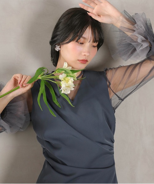 Kana(カナ)の「チュール袖フリル ドレープワンピースドレス 2点セット パーティー 結婚式 お呼ばれ オケージョン(ドレス・レディース・ベージュ/ブルー/ブラック/チャコールグレー・M)」の13枚目の写真