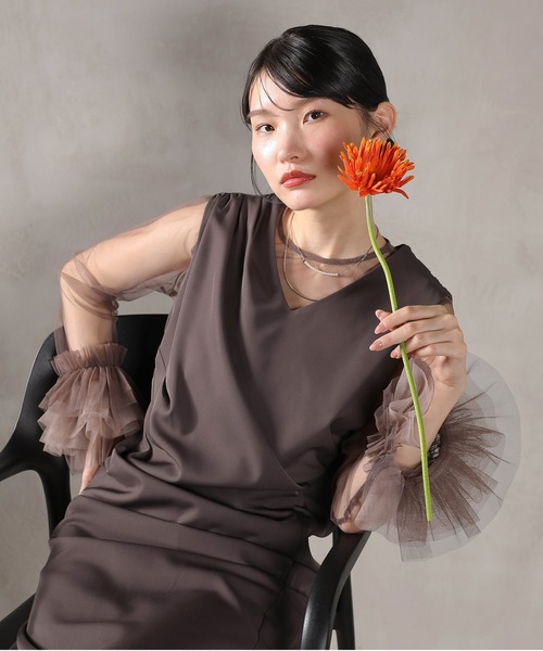 Kana(カナ)の「チュール袖フリル ドレープワンピースドレス 2点セット パーティー 結婚式 お呼ばれ オケージョン(ドレス・レディース・ベージュ/ブルー/ブラック/チャコールグレー・M)」の21枚目の写真