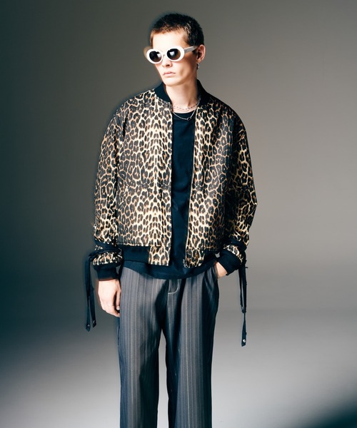 glamb（グラム）の「Blow Reversible Bomber Jacket / ブロウリバーシブルボンバージャケット（MA-1・メンズ・カモフラージュ/レオパード/ブラック・S/M/L）」の21枚目の写真