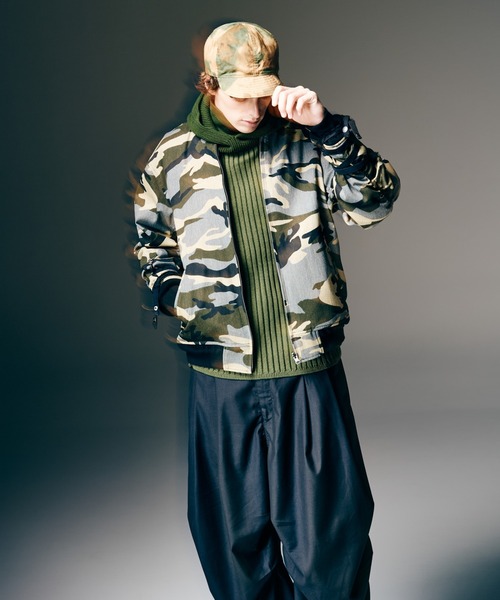 glamb（グラム）の「Blow Reversible Bomber Jacket / ブロウリバーシブルボンバージャケット（MA-1・メンズ・カモフラージュ/レオパード/ブラック・S/M/L）」の19枚目の写真