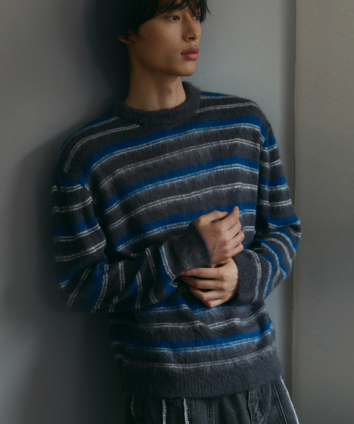 NODU（ノードユー）の「クロップマルチストライプブラシニット[グレー]（ニット/セーター・メンズ・その他・MEDIUM/LARGE）」の2枚目の写真