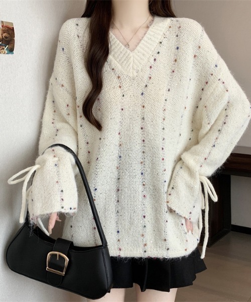 gossip!ロサンゼルス(ゴシップロサンゼルス)の「YUGA Vネック ルーズドローストリングニットセーター(ニット/セーター・レディース・オフホワイト/ダークブラウン/ネイビー・FREE)」の4枚目の写真