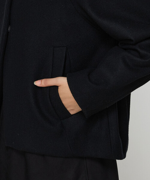 Gabardine K.T(ギャバジンケーティー)の「〔 +サイズ 〕 やわらかメルトン ふんわりシャツジャケット(その他アウター・レディース・オフホワイト/ブラック/ライトグレー・13号)」の15枚目の写真