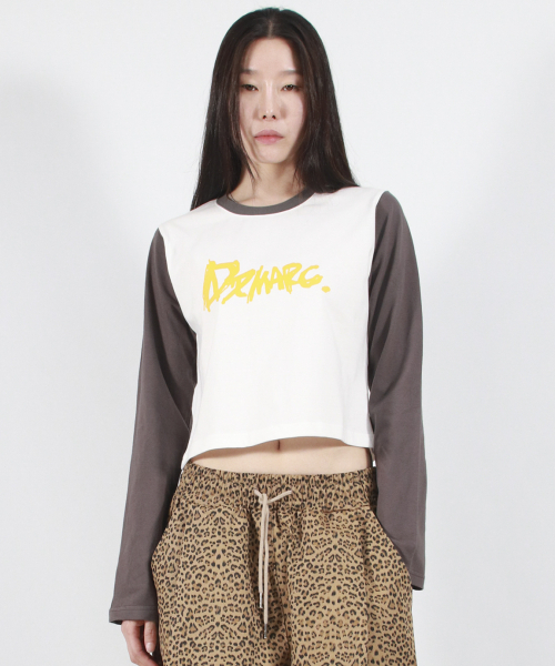 DEMARC(ドゥマーク)の「TOUCH LOGO COLOR-BLOCK SEMI CROP LONG SLEEVE - White&Charcoal(Tシャツ/カットソー・レディース・その他・MEDIUM/LARGE)」の17枚目の写真