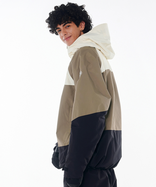 DOLL OUTERWEAR（ドラ アウターウェア）の「2425 ボニータ ボードウェア ジャケット カーキ 男女共用（ナイロンジャケット・レディース・その他・SMALL/LARGE/X-SMALL/MEDIUM/X-LARGE）」の6枚目の写真