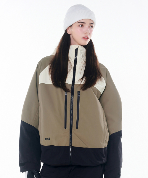DOLL OUTERWEAR（ドラ アウターウェア）の「2425 ボニータ ボードウェア ジャケット カーキ 男女共用（ナイロンジャケット・レディース・その他・SMALL/LARGE/X-SMALL/MEDIUM/X-LARGE）」の8枚目の写真