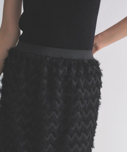 GALLEST(ギャレスト)の「【オケージョン/セレモニー】フリンジタイトスカート(スカート・レディース・オフホワイト/ブラック・36/38/40)」の9枚目の写真