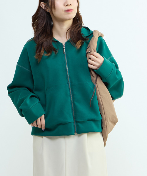CONVERSE TOKYO(コンバーストウキョウ)の「ONEPOINT STAR★ SHORT HOODIE(パーカー・レディース・ブラック/ブラウン/グリーン・FREE)」の3枚目の写真