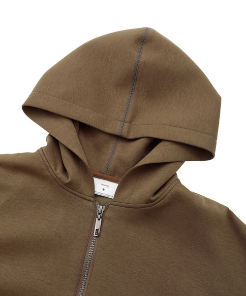 CONVERSE TOKYO(コンバーストウキョウ)の「ONEPOINT STAR★ SHORT HOODIE(パーカー・レディース・ブラック/ブラウン/グリーン・FREE)」の16枚目の写真