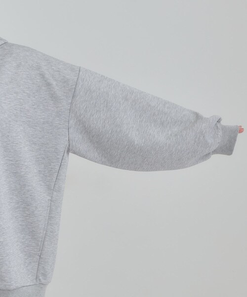 SHOO・LA・RUE(シューラルー)の「【セットアップ可/S-LL/なめらかタッチ】オーバーサイズゆるパーカ(パーカー・レディース・アイボリー/グレー・00)」の19枚目の写真