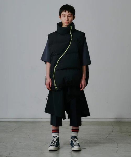FACETASM（ファセッタズム）の「FACETASM/ファセッタズム/FLOWING DOWN VEST（ダウンベスト・メンズ・ミント/ブラック・3/4）」の11枚目の写真