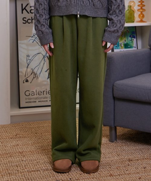 BELLOL(ベロエル)の「Cozy sheep brush banding sweatpants khaki(スウェットパンツ・レディース・その他・FREE)」の1枚目の写真