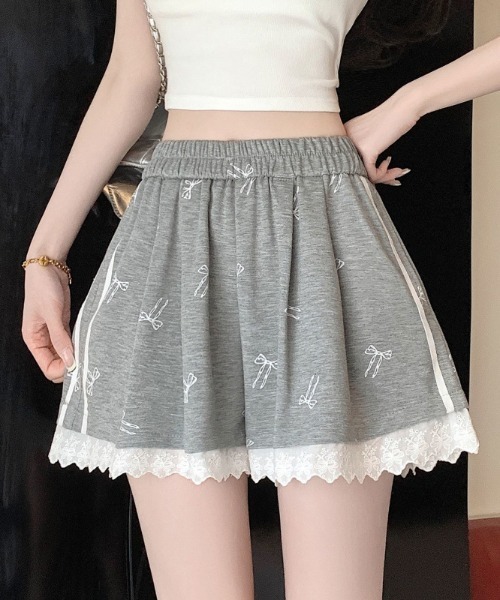 pyornim(ピョルニム)の「リボン柄 裾レース スウェットショーツ パジャマ ショートパンツ(その他パンツ・レディース・ホワイト/ブラック/グレー・M/L)」の1枚目の写真