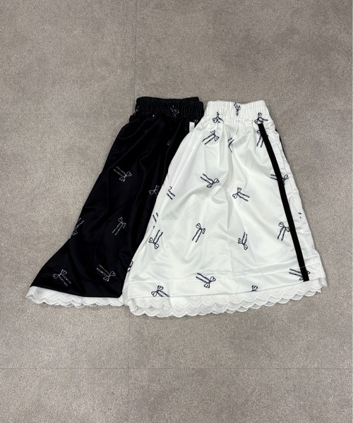 pyornim(ピョルニム)の「リボン柄 裾レース スウェットショーツ パジャマ ショートパンツ(その他パンツ・レディース・ホワイト/ブラック/グレー・M/L)」の4枚目の写真