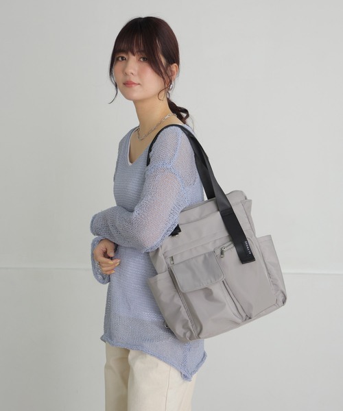 ALTROSE（アルトローズ）の「【A4対応】リュック トート 2WAY 多収納 アトス（バックパック/リュック・レディース・アイボリー/ブラック/グレー・FREE）」の17枚目の写真