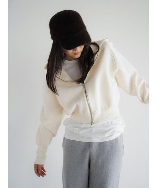 FIKA.(フィーカ)の「Cotton knit double zip hoodie(パーカー・レディース・杢グレー/オフホワイト/ブルー・MEDIUM)」の14枚目の写真